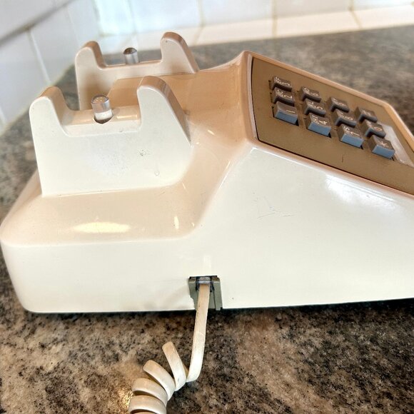 Vintage Western Electric Bell System Touch Tone Desk Telephone Beige 2500DM - Picture 5 of 10